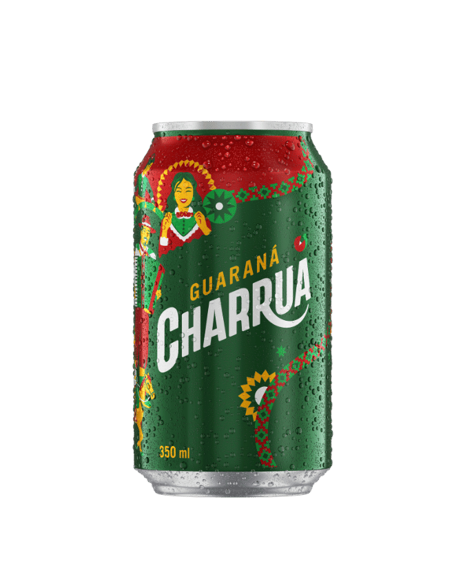 Uma lata de Charrua em um fundo branco.