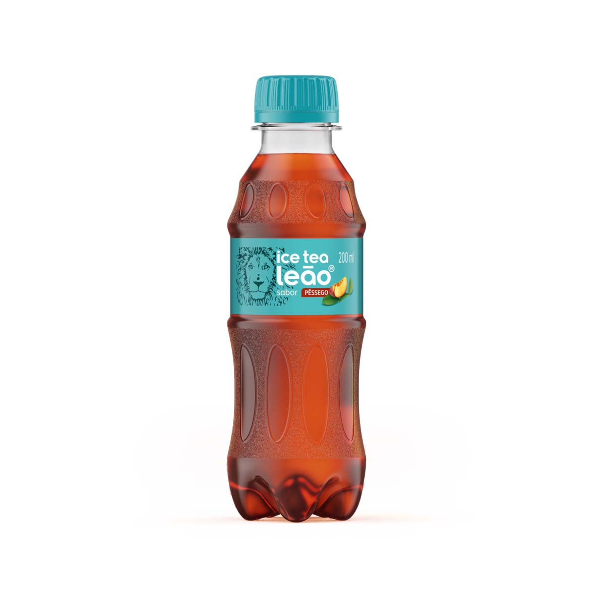 Uma garrafa de Ice Tea Leão em um fundo branco.