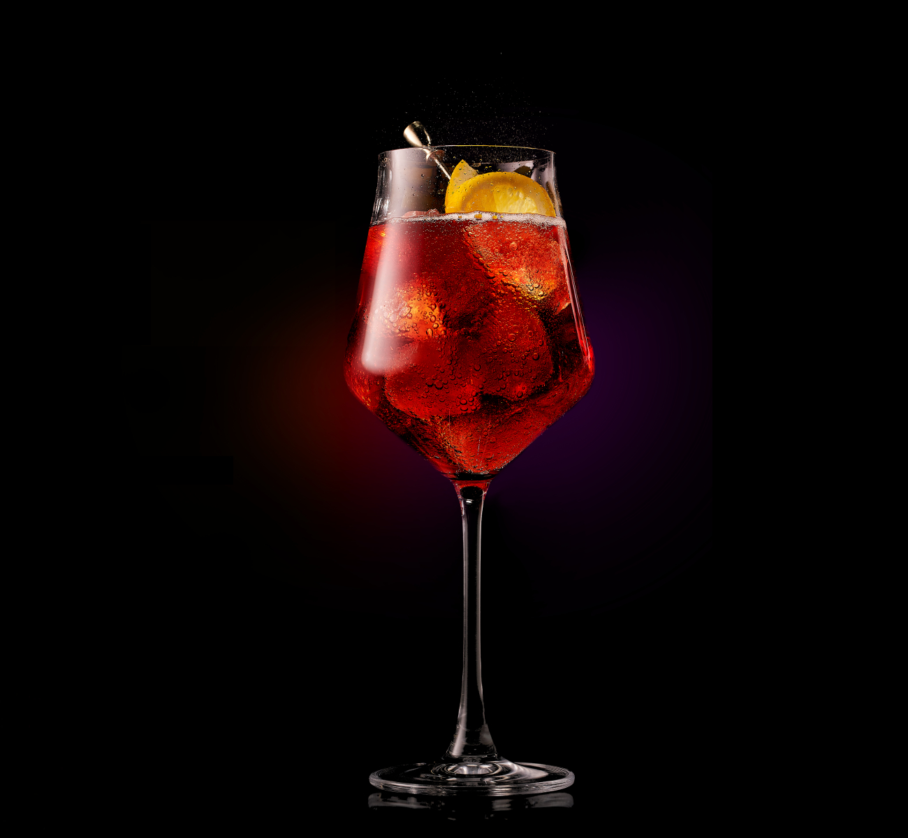 Ingrediente cocktail Vermouth Pomegranate cu Schweppes Taste of Pomegranate