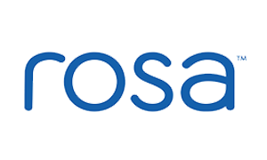 Logo i emri i markës Rosa me shkronja blu dhe vijë harku rozë.